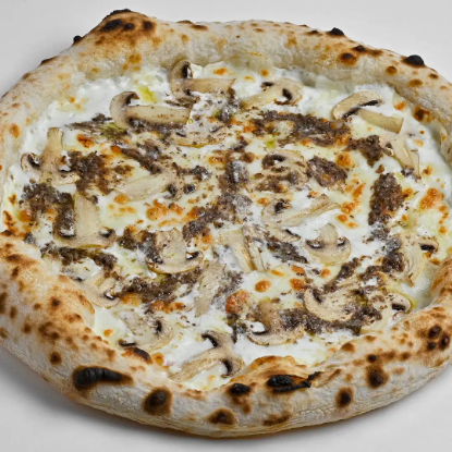 Picture of Pizza Fungi with Truffle Paste