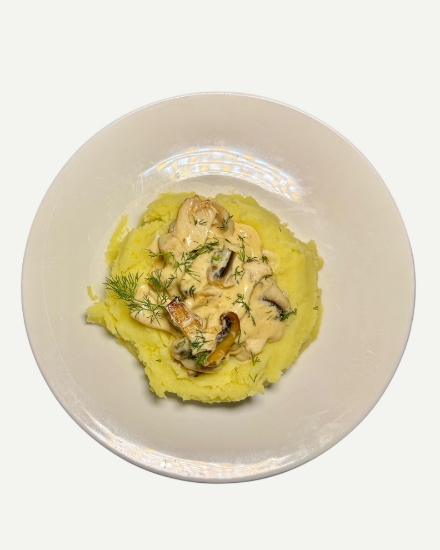 Picture of Chicken and mushroom Julienne with mashed potatoes