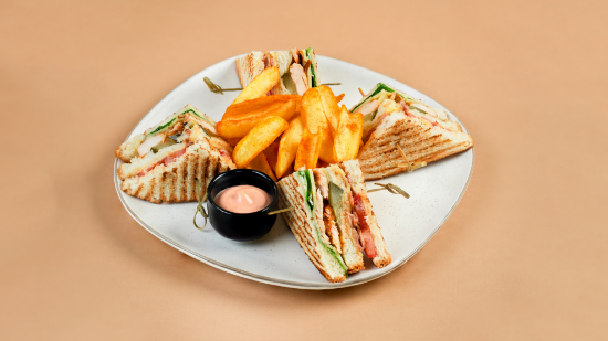 Picture of Club sandwich with chicken