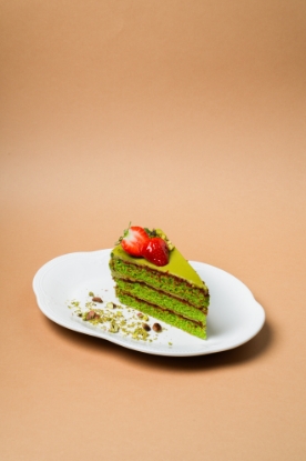Picture of Pistachio-strawberry cake