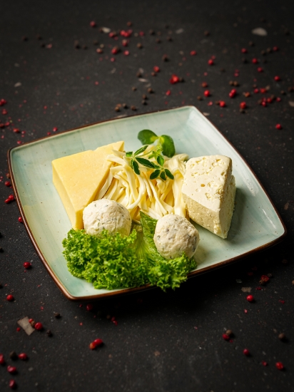 Picture of Armenian cheese platter
